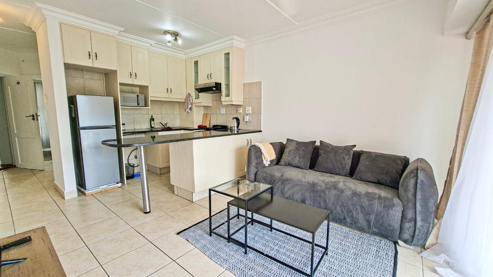 Living room, Seating area, Dining area, oven, stove