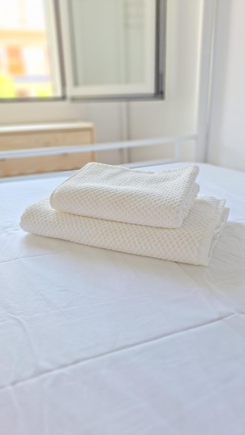 Bedroom, towels
