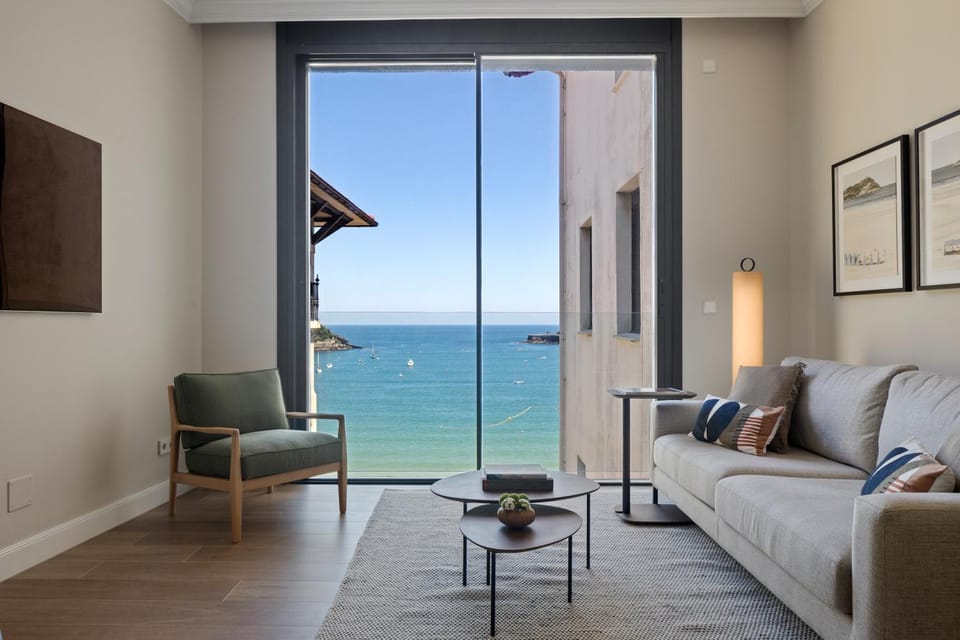 Living room, Sea view
