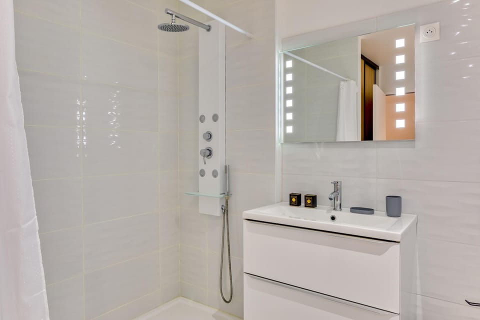 Shower, Bathroom