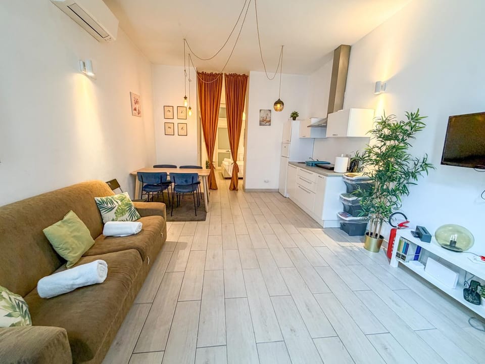 Modern apartment-Porta Venezia Apartment in Milan