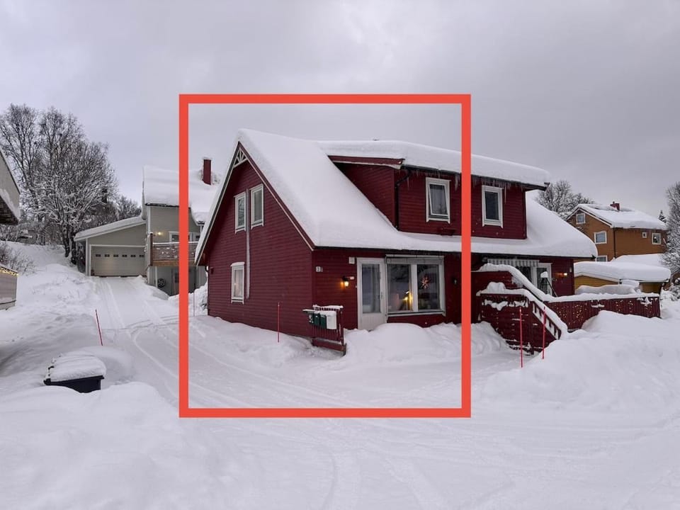 Property building, Day, Winter