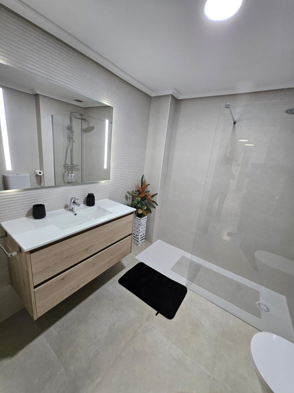 Shower, Bathroom, towels