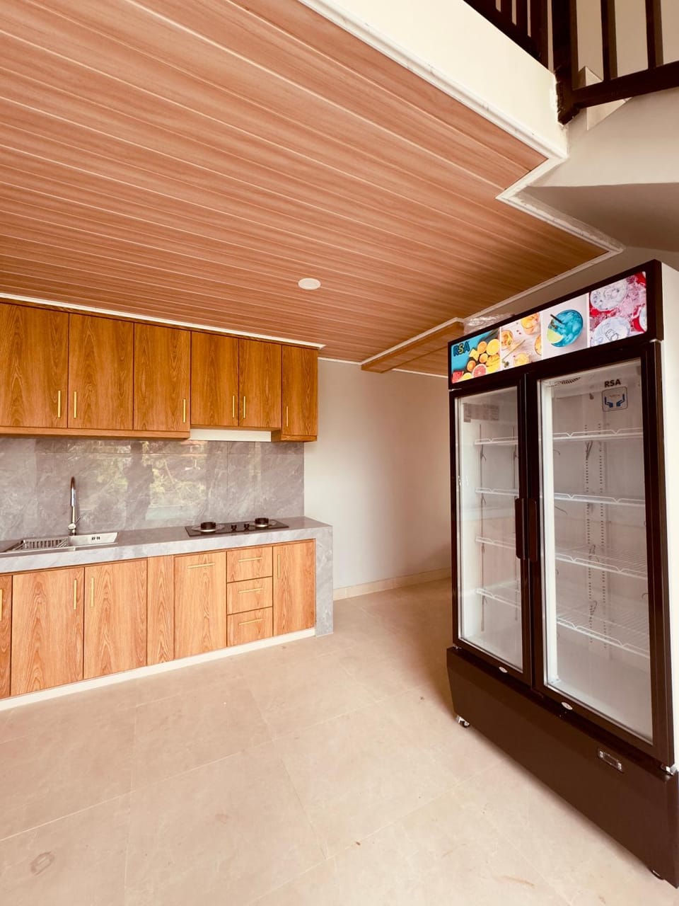 Kitchen or kitchenette, Internal: Not applicable to any particular room