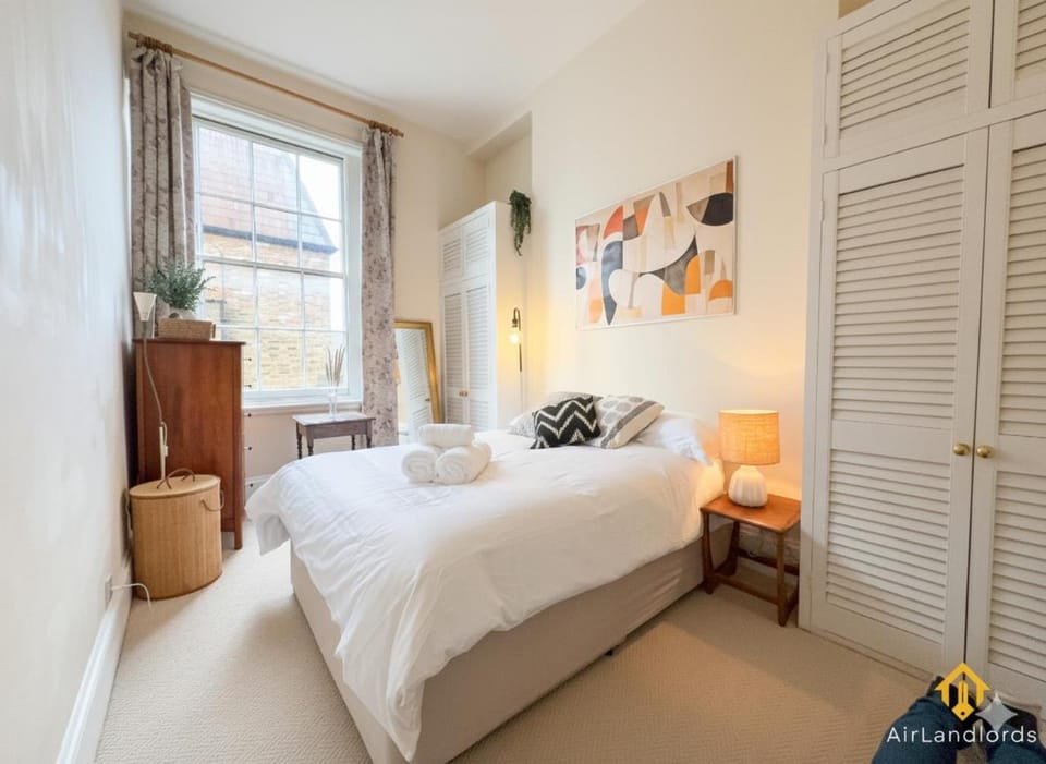 Exclusive 2 Bedroom Flat in Holland Park! Apartment in City of Westminster