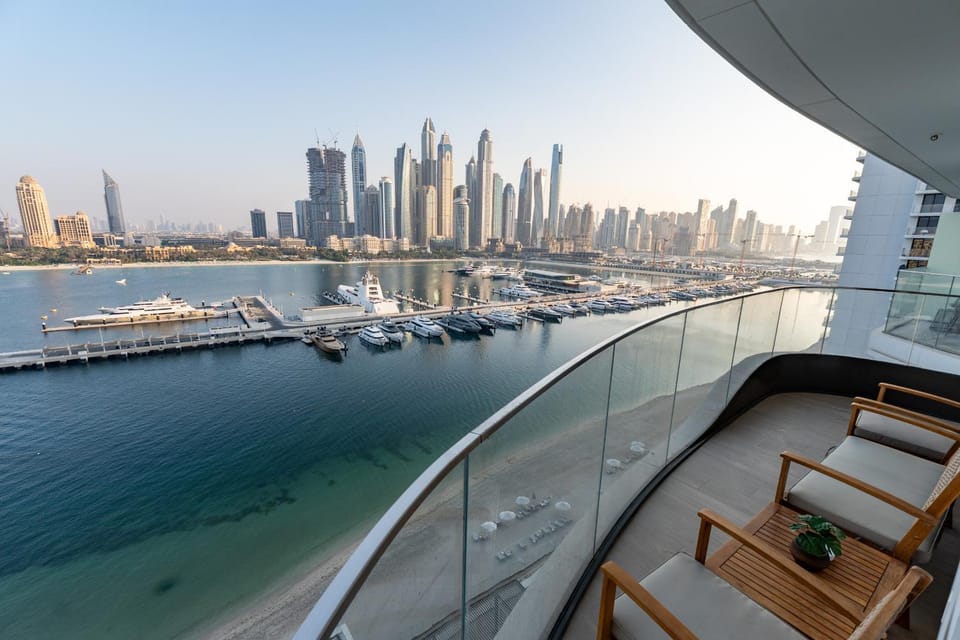 Palace Beach Residence 2, Emaar Beachfront - Mint Stay Apartment in Dubai