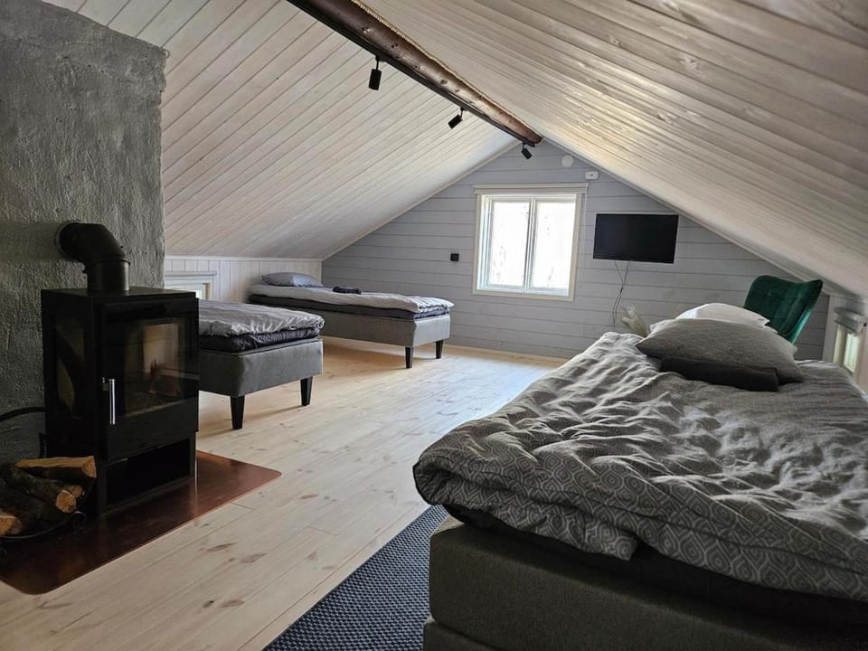 Villa Hattara - a cottage on the shore of a rapid Villa in Uusimaa