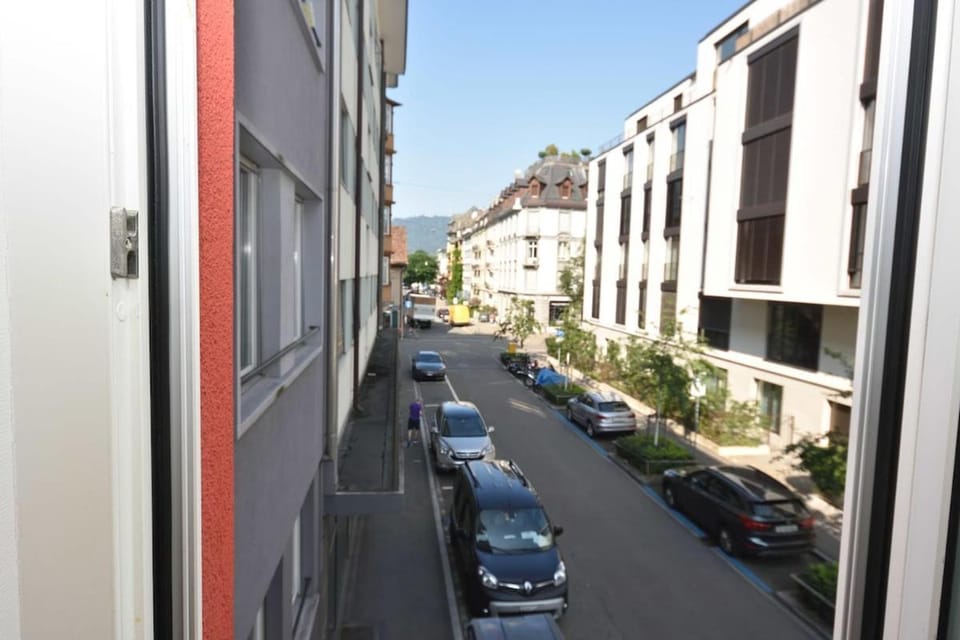 Very central and modern 2BR near lake - Flower 13 Apartment in Zurich City