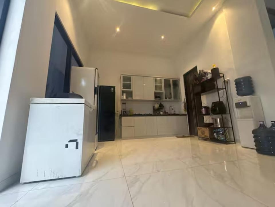 Villa Velare 02 dharmahusada indah galaxy mall Vacation rental in Surabaya