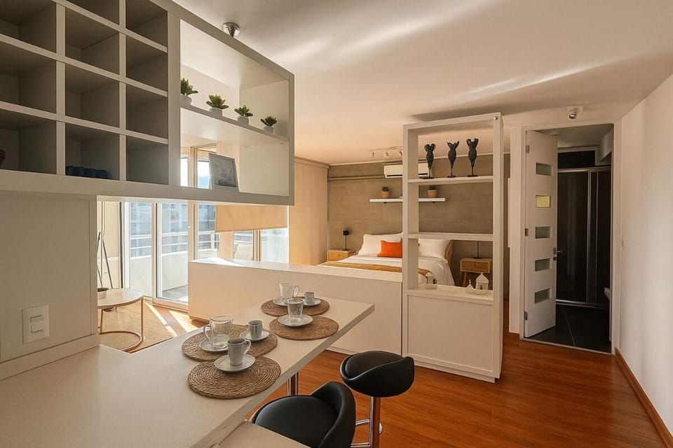 Modern apartment steps from Parque Arauco mall Apartment in Providencia
