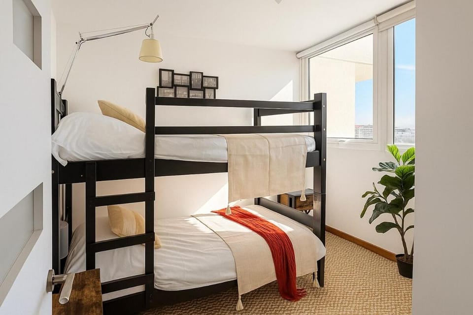 Modern apartment steps from Parque Arauco mall Apartment in Providencia