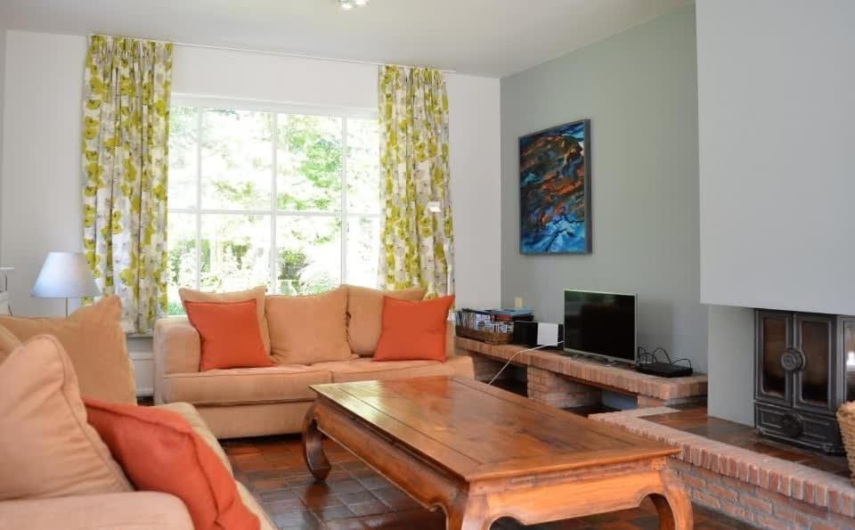 Hello Zeeland - Eikenlaan 18 House in Oostkapelle