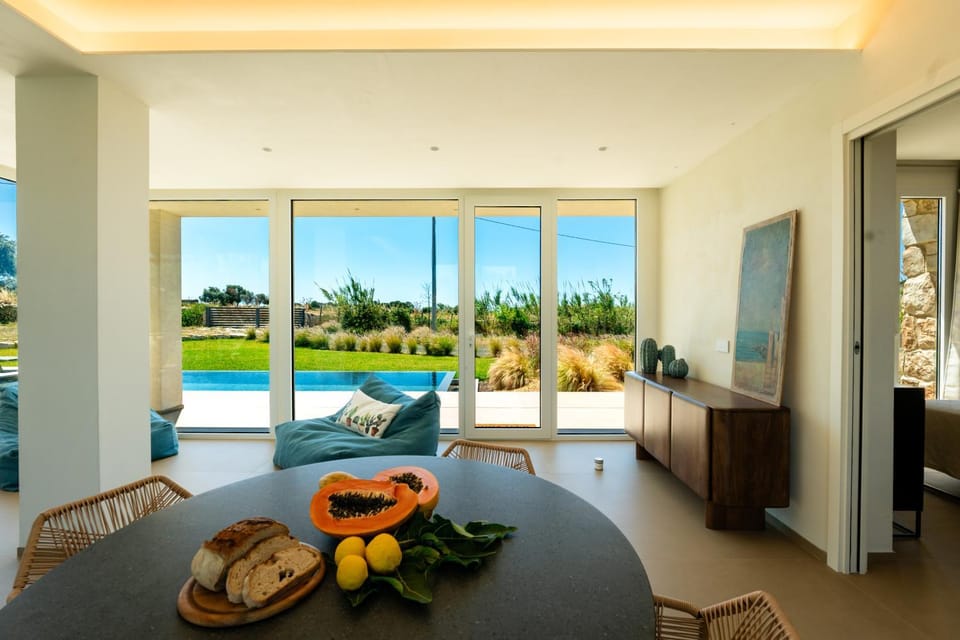 Patio, Day, View (from property/room), Balcony/Terrace, Living room, Food and drinks, Seating area, Dining area, Food, Pool view, Swimming pool, sunbed