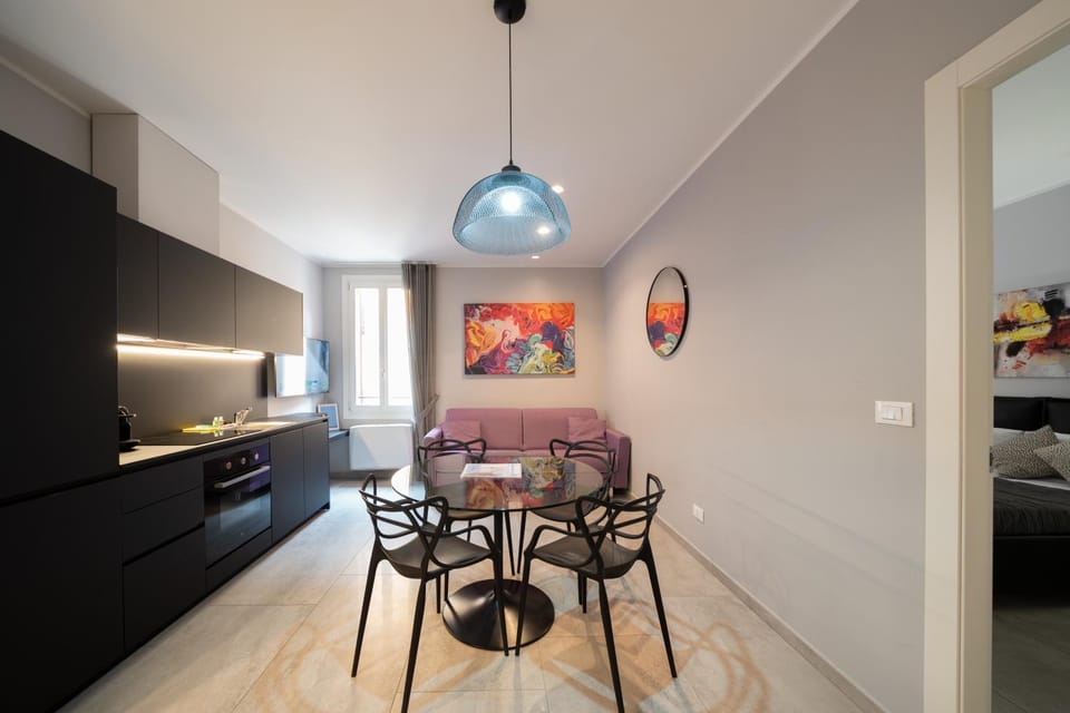 Kitchen or kitchenette, Living room, Seating area, Dining area