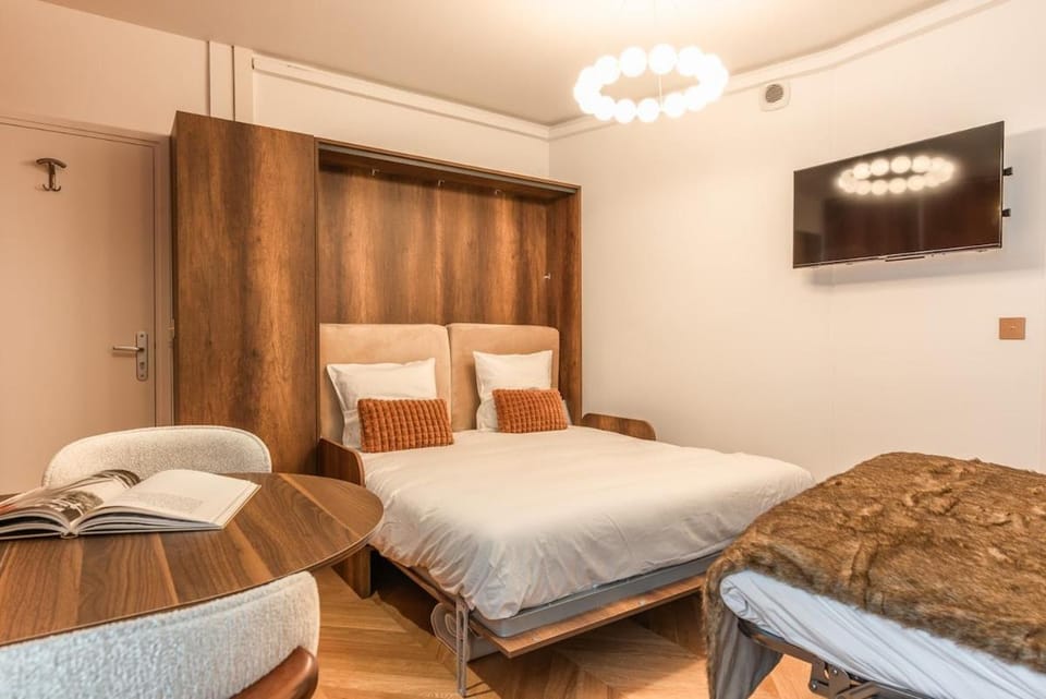 CHINE-4 City View Air Conditioner Apartment 4 PAX Apartment in Paris