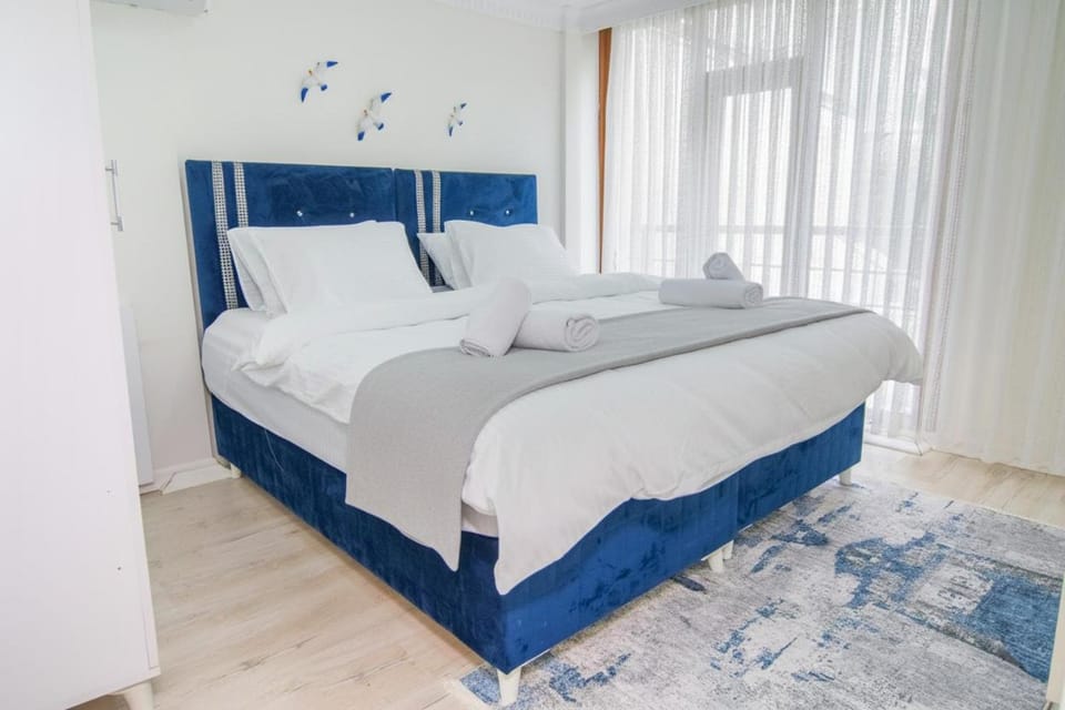 Cozy 1BR with Inviting Balcony Apartment in Istanbul