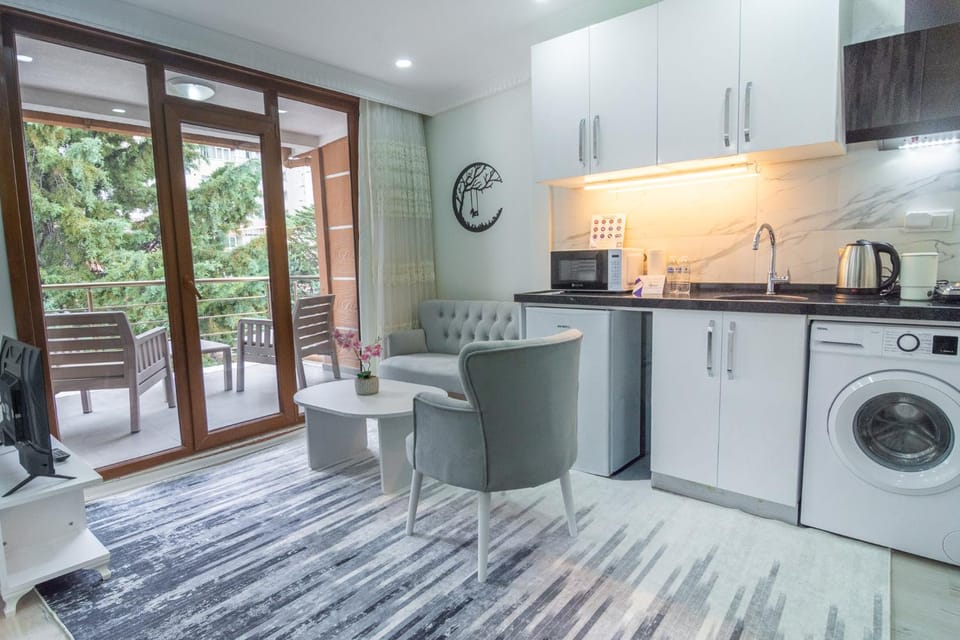 Cozy 1BR with Inviting Balcony Apartment in Istanbul