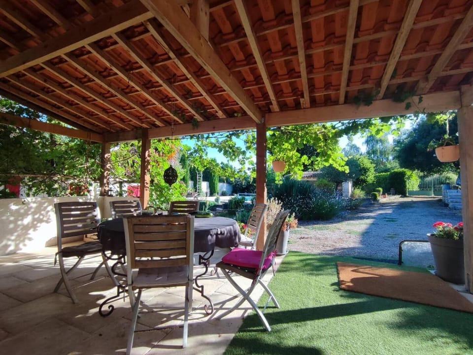 Maison de vacances 12 personnes Champniers House in Nouvelle-Aquitaine