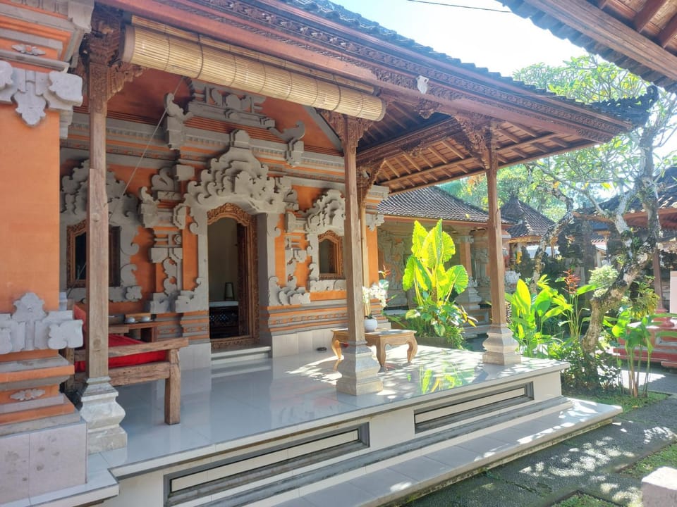 Sumirta's House Bale Dauh Bed and Breakfast in Payangan