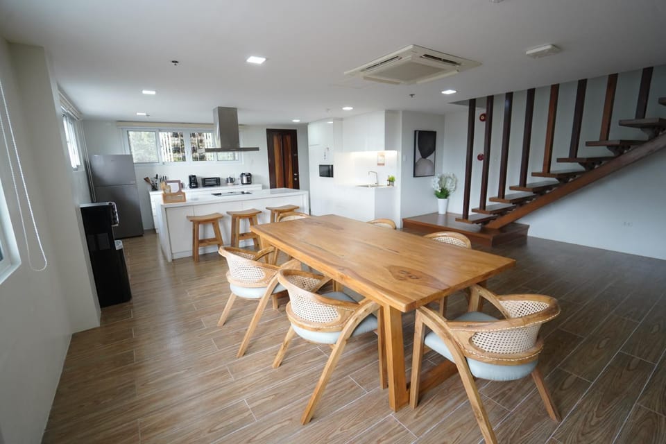 Vine and Canopy Apartment in Subic