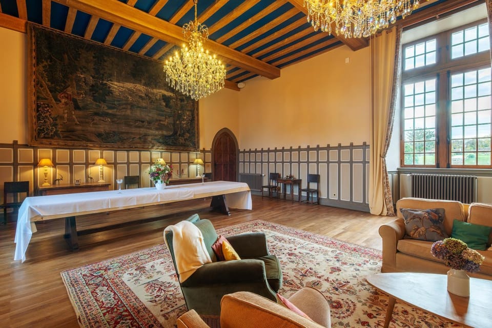 Living room, Seating area