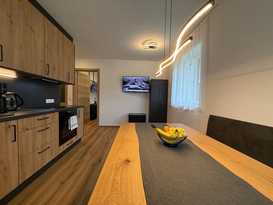 Dining area, kitchen