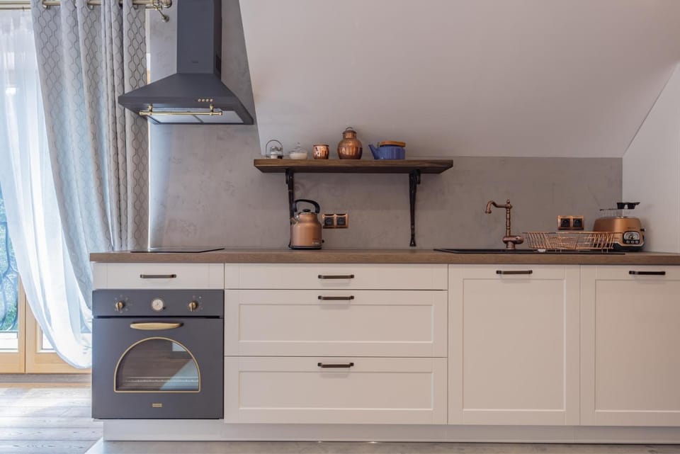 Kitchen or kitchenette, pet friendly, stove