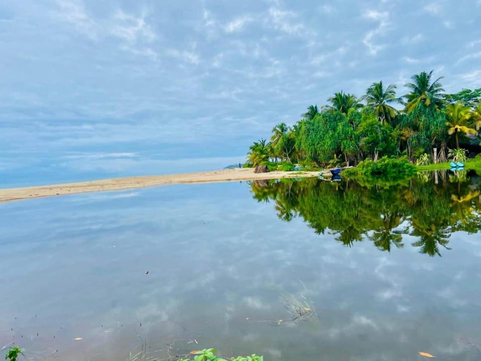 Tropical Heaven Bed and Breakfast in Southern Province