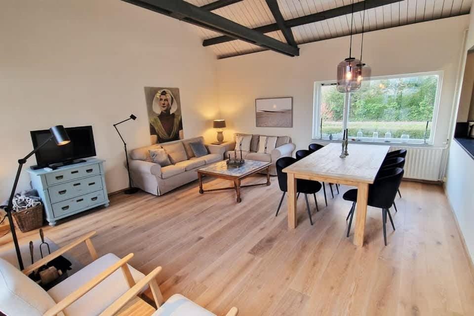 Hello Zeeland - Jhr de Casembrootplein 18 House in Domburg