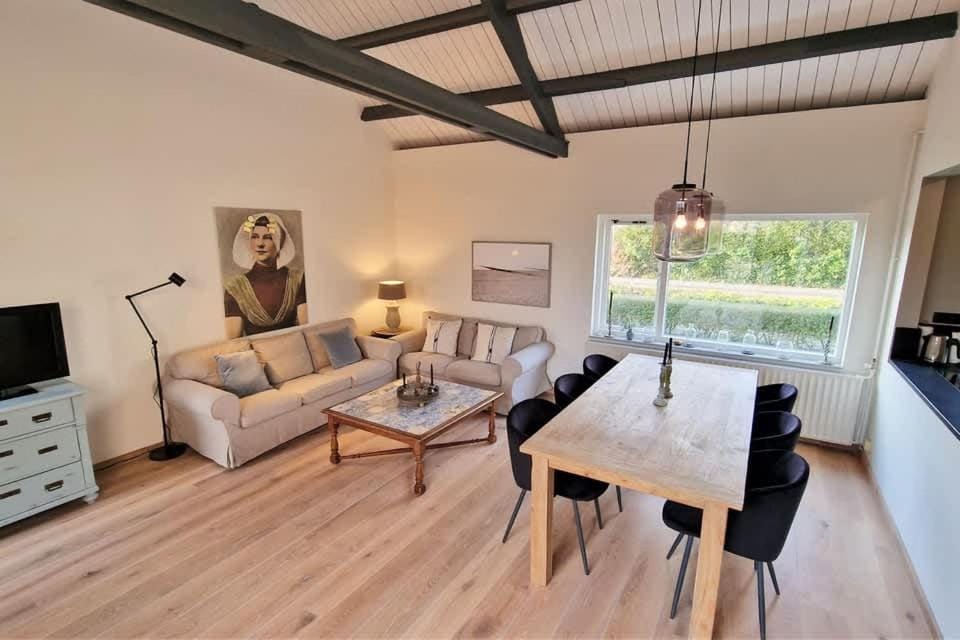 Hello Zeeland - Jhr de Casembrootplein 18 House in Domburg