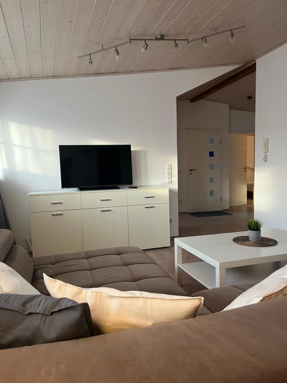 Charmante Wohnung mit Balkon im Herzen Hoffenheims Apartment in Sinsheim