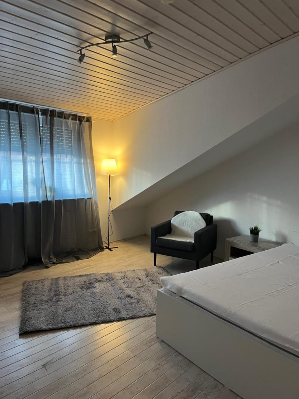 Charmante Wohnung mit Balkon im Herzen Hoffenheims Apartment in Sinsheim