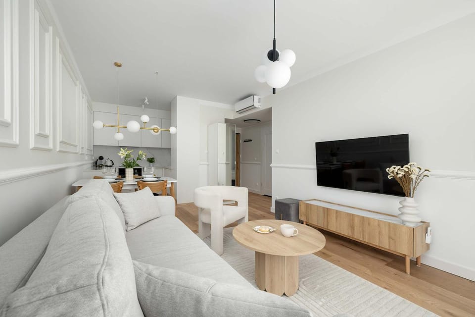 TV and multimedia, Kitchen or kitchenette, Living room, Seating area, Evening entertainment