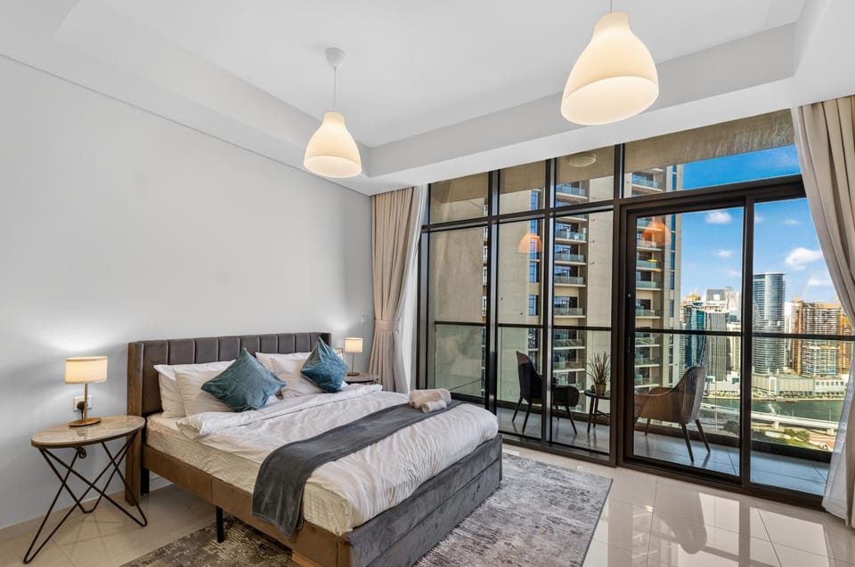 Dubai Business Bay Luxurious Studio with Canal View and access to Lagoon Pool Apartment in Dubai