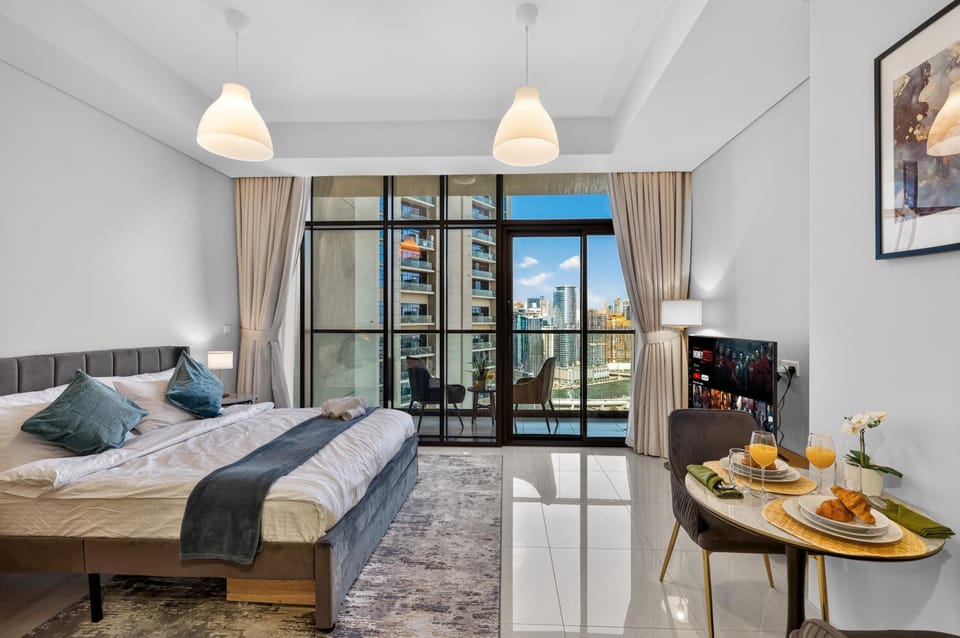 Dubai Business Bay Luxurious Studio with Canal View and access to Lagoon Pool Apartment in Dubai
