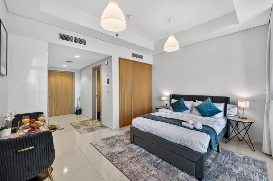 Dubai Business Bay Luxurious Studio with Canal View and access to Lagoon Pool Apartment in Dubai