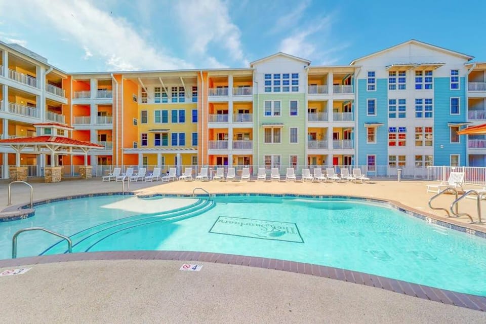 The Sanctuary - Poolview Perch B204 House in Sandbridge