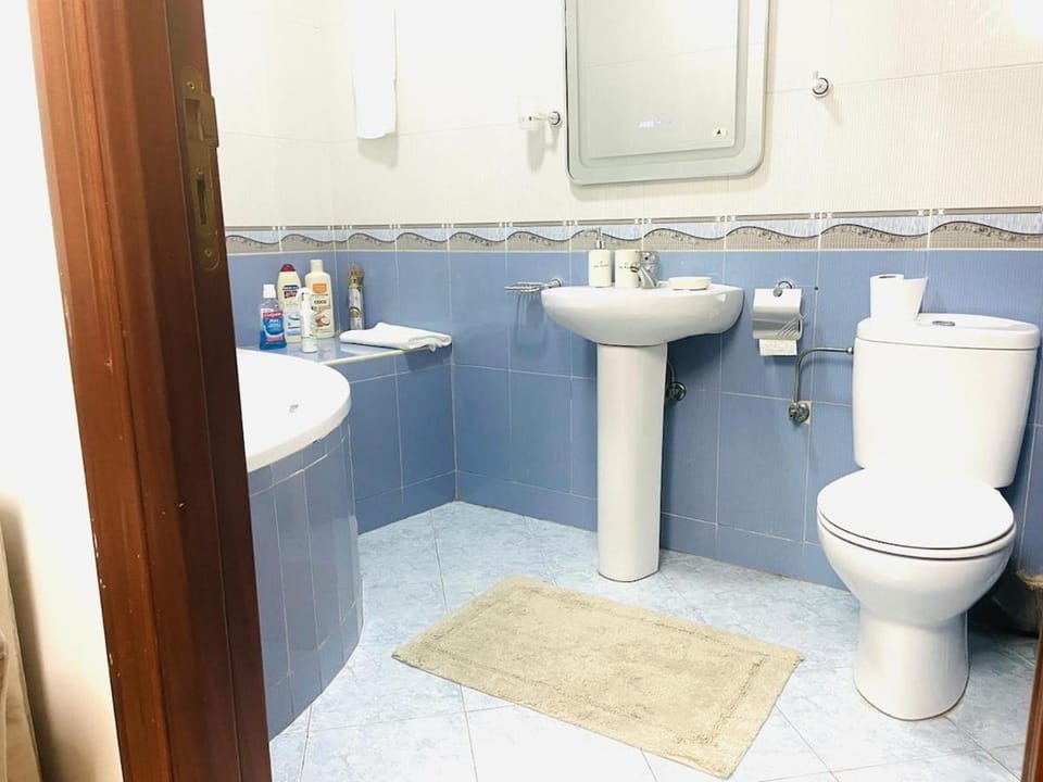 Toilet, Bathroom, towels
