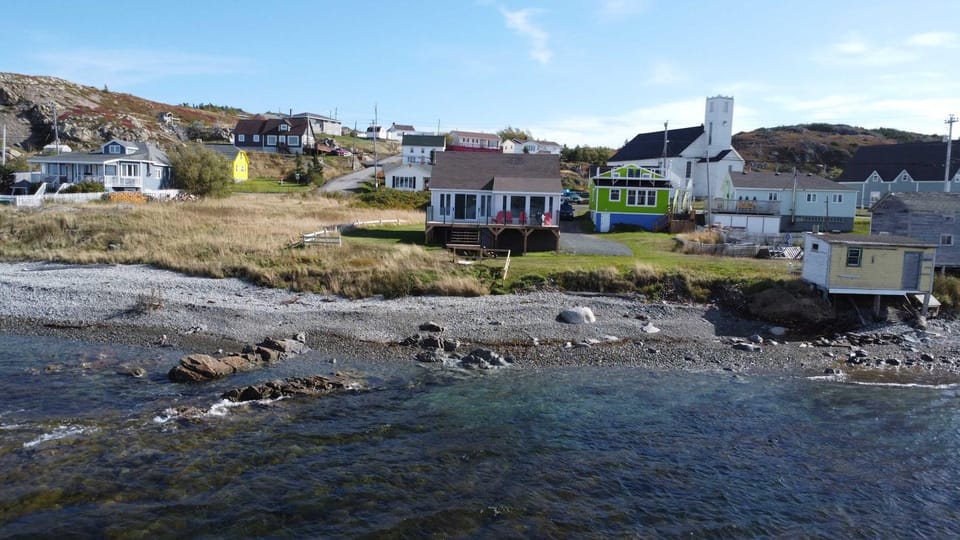 Whales & Trails Vacation Home House in Twillingate