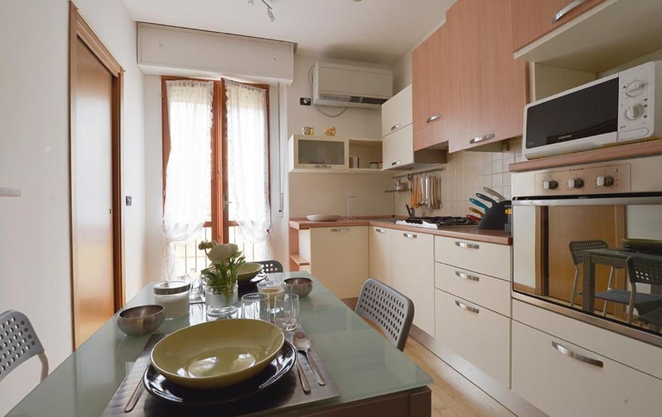 Kitchen or kitchenette, oven, stove