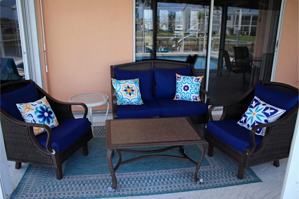 Patio, Seating area