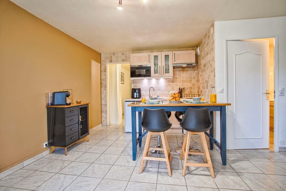TV and multimedia, Dining area