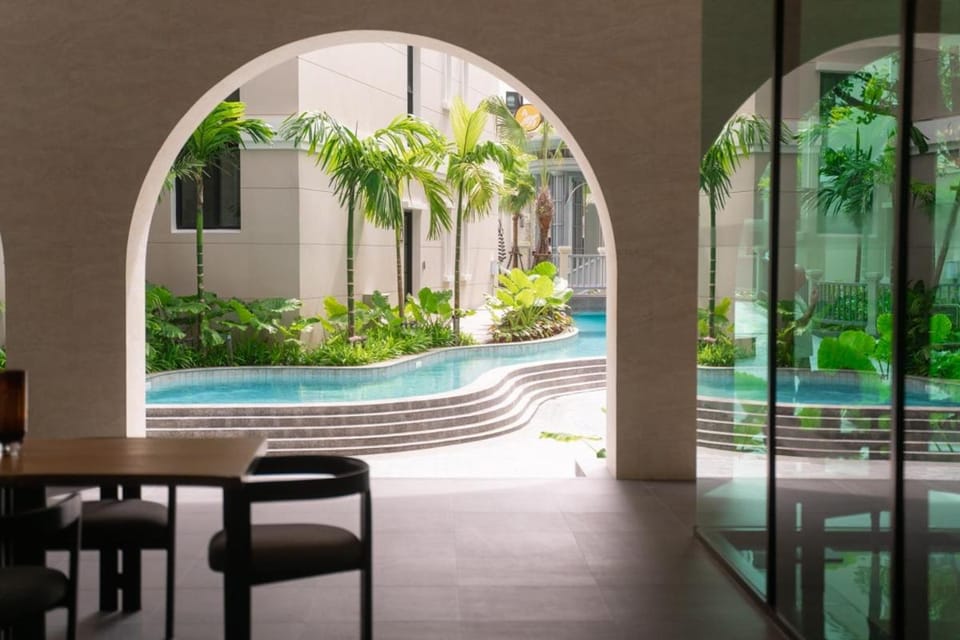 Family Title Legendary 2Bdr Bang Tao Apartment in Choeng Thale