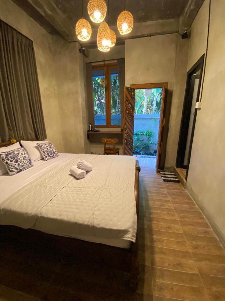 Bed, Bedroom, towels