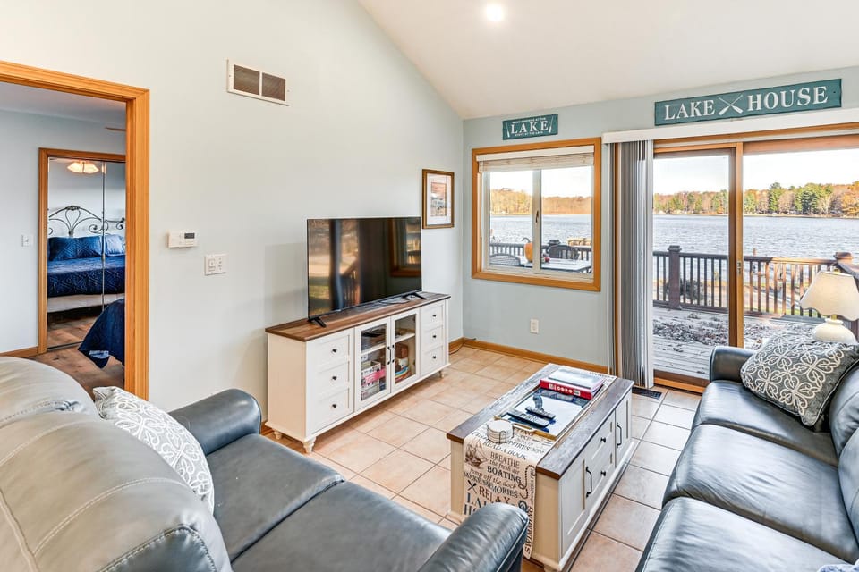 Dock & Gazebo! Lakefront Duplex Near South Haven House in Michigan