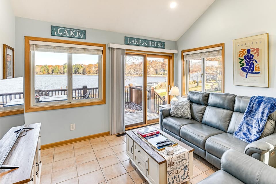 Dock & Gazebo! Lakefront Duplex Near South Haven House in Michigan