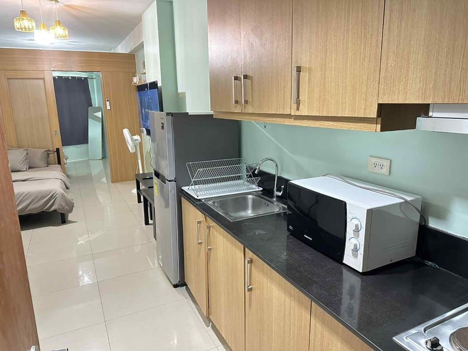 Shell residence Family room by Kathy Apartment hotel in Pasay