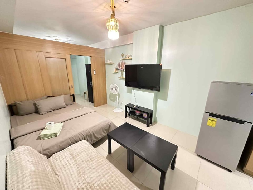 Shell residence Family room by Kathy Apartment hotel in Pasay