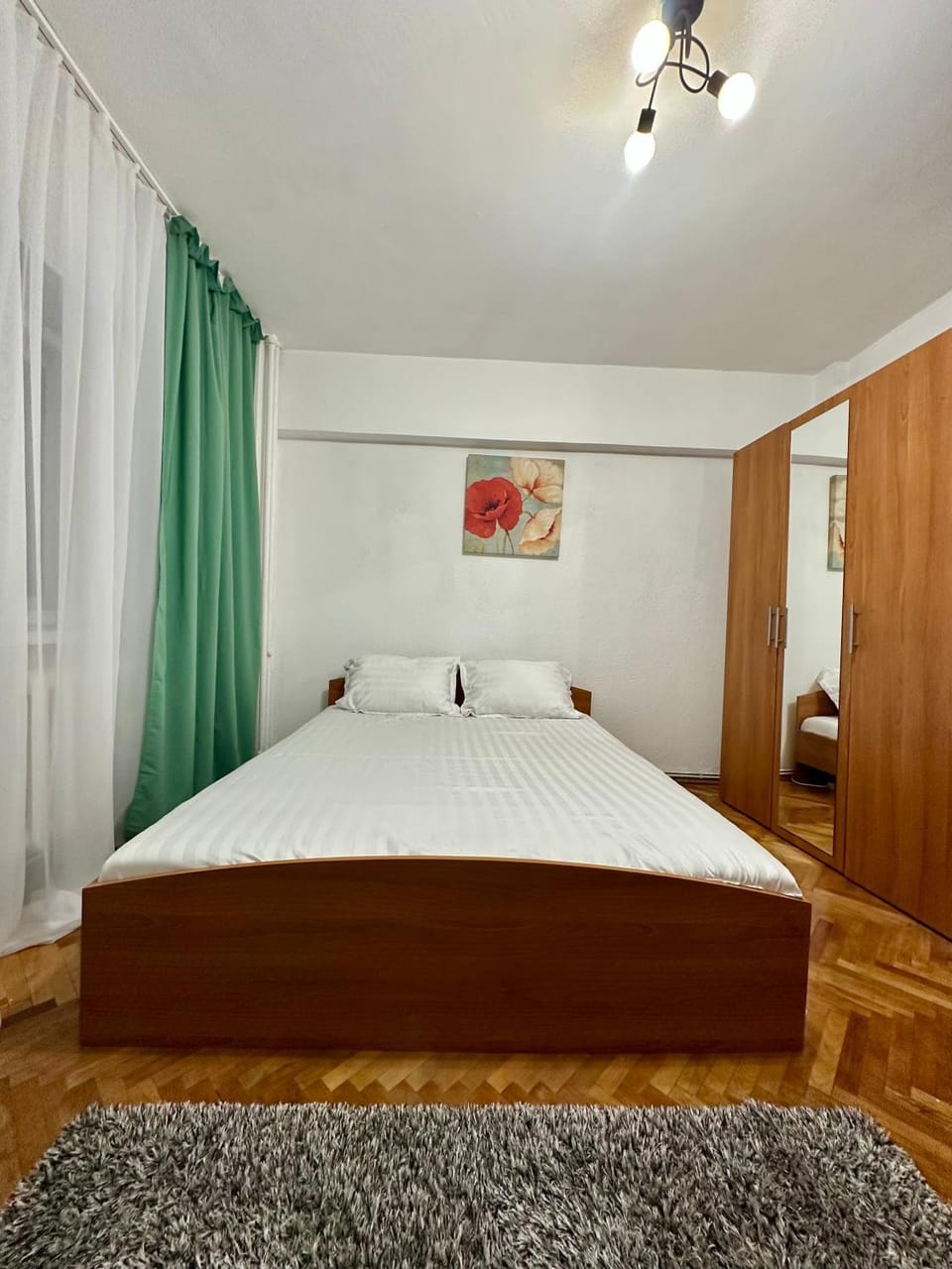 SIR Central Apartament, 550 m Christmas Market Apartment in Craiova