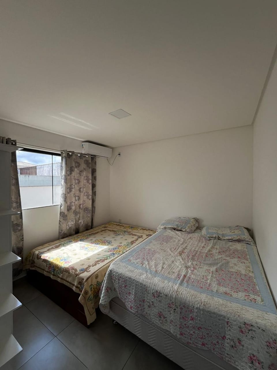 Bed, Bedroom, air conditioner